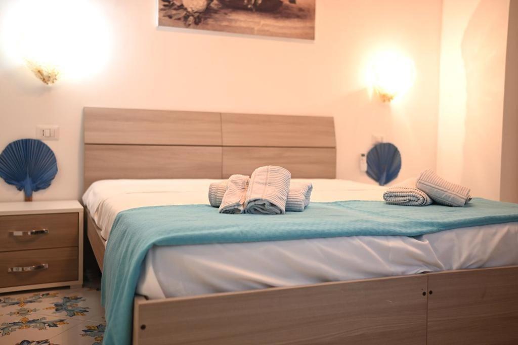 Vico Di Mare Apartment วีโกเอเกวนเซ ภายนอก รูปภาพ