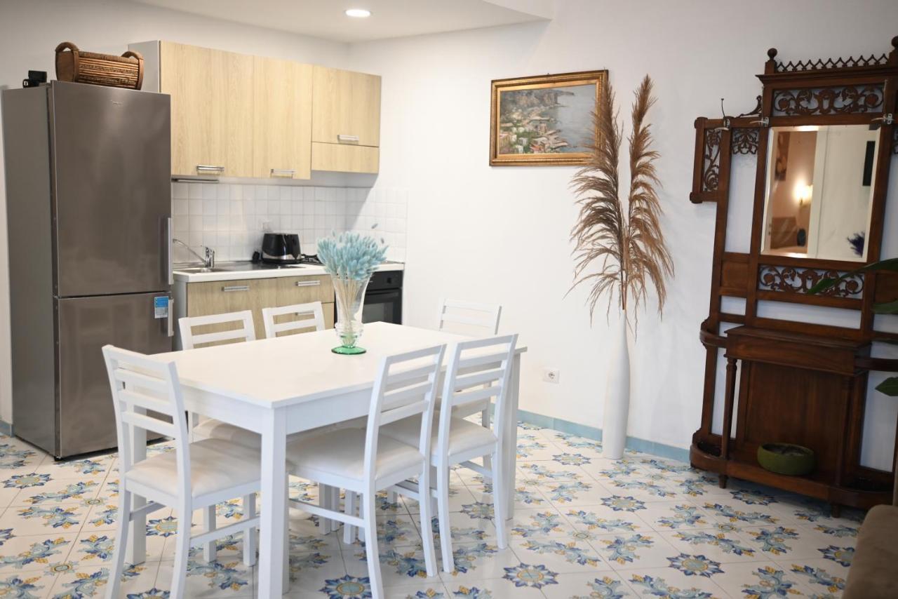 Vico Di Mare Apartment วีโกเอเกวนเซ ภายนอก รูปภาพ