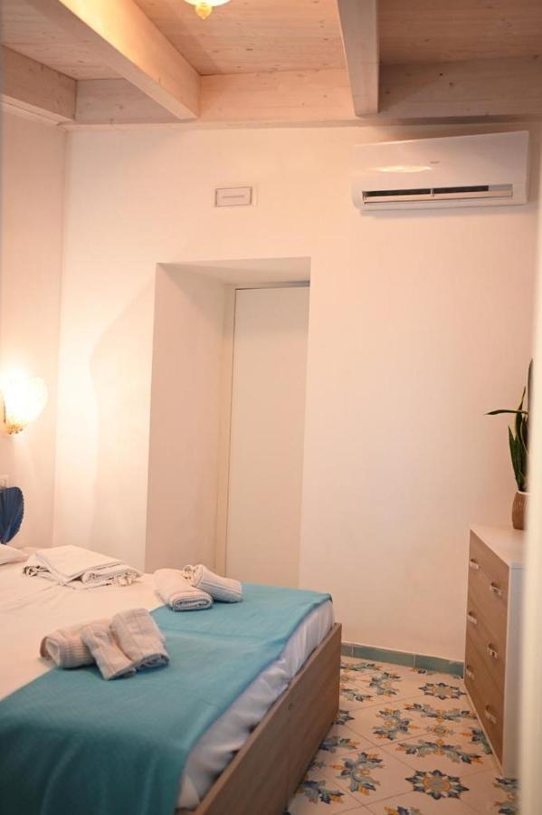 Vico Di Mare Apartment วีโกเอเกวนเซ ภายนอก รูปภาพ