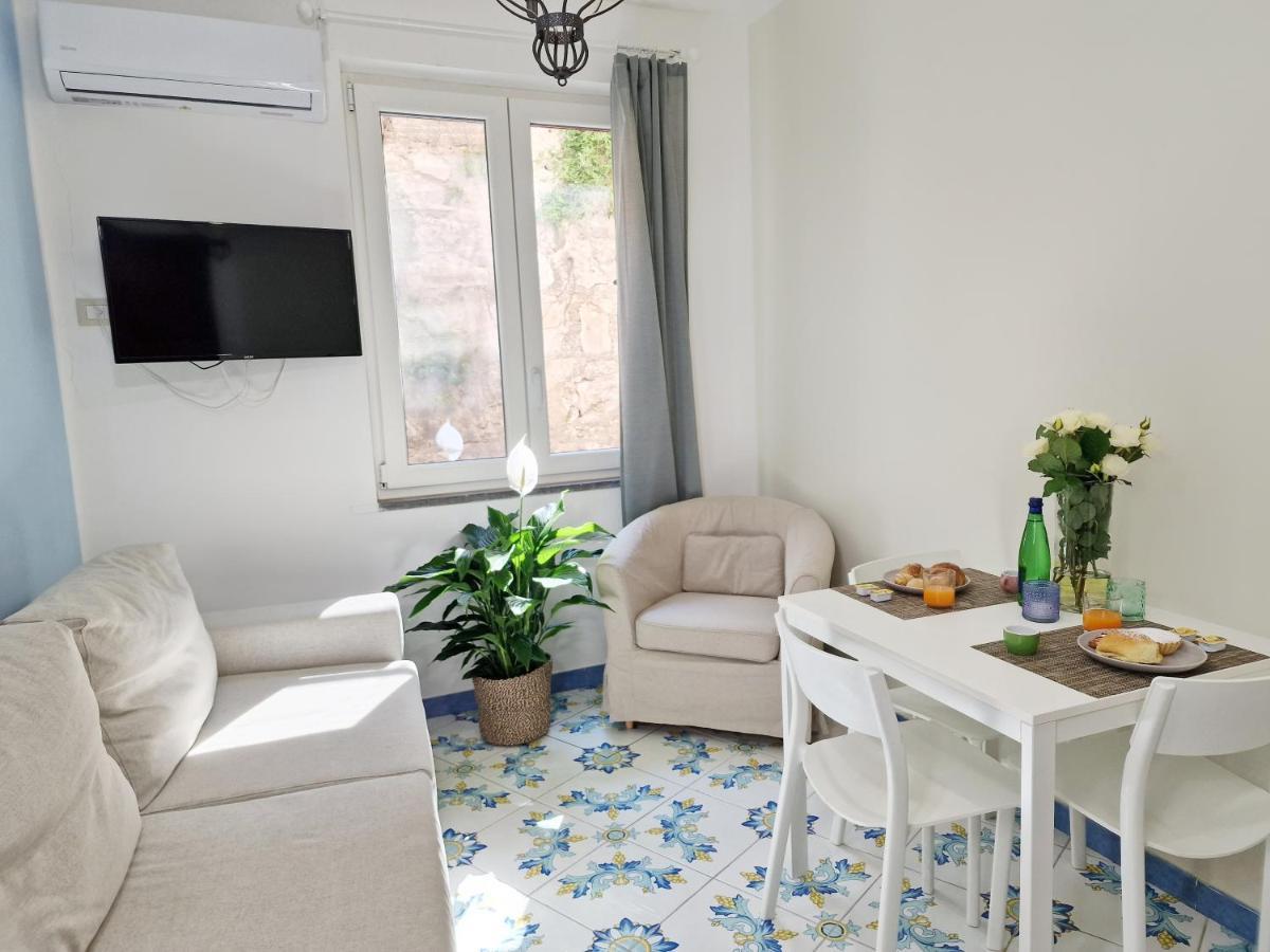 Vico Di Mare Apartment วีโกเอเกวนเซ ภายนอก รูปภาพ