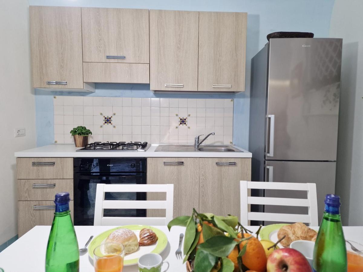 Vico Di Mare Apartment วีโกเอเกวนเซ ภายนอก รูปภาพ