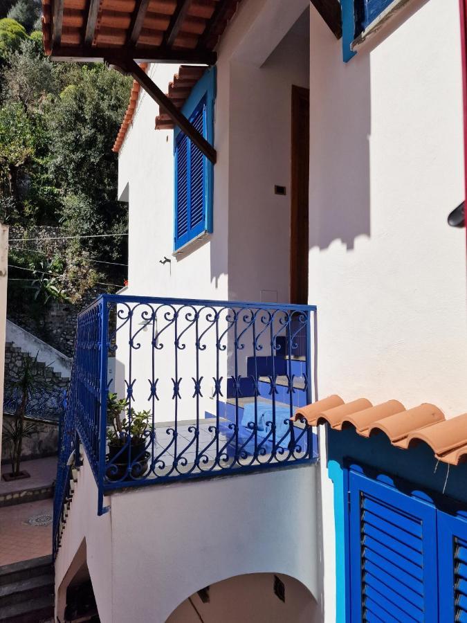 Vico Di Mare Apartment วีโกเอเกวนเซ ภายนอก รูปภาพ