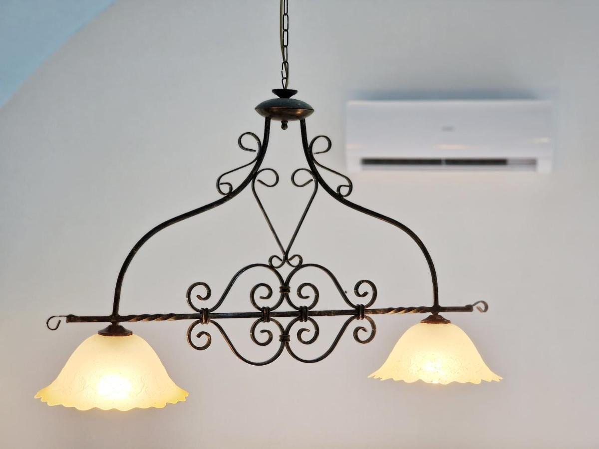 Vico Di Mare Apartment วีโกเอเกวนเซ ภายนอก รูปภาพ