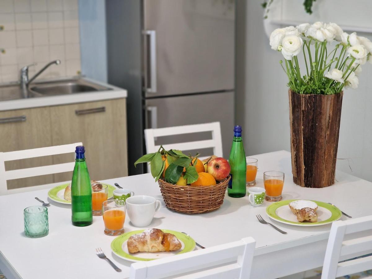 Vico Di Mare Apartment วีโกเอเกวนเซ ภายนอก รูปภาพ