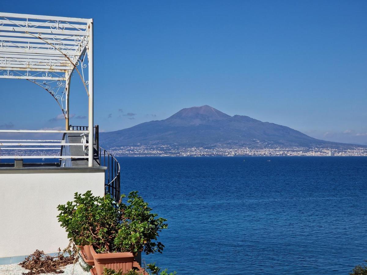 Vico Di Mare Apartment วีโกเอเกวนเซ ภายนอก รูปภาพ