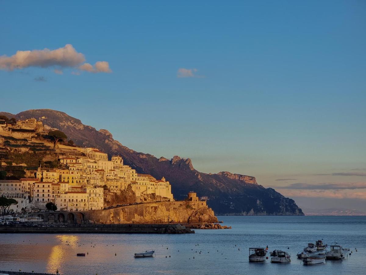 Vico Di Mare Apartment วีโกเอเกวนเซ ภายนอก รูปภาพ