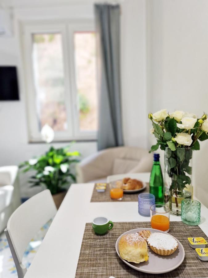 Vico Di Mare Apartment วีโกเอเกวนเซ ภายนอก รูปภาพ